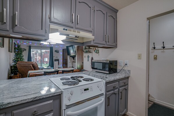 Fridge, microwave, oven, stovetop