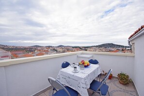 1 bedroom - Ines - Central With Free Parking - A2 2 2 (Tisno)