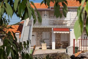 House, Smoking | 4 bedrooms