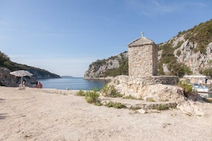 Room - Holiday Houses, Villas Villa Vinko - With Four Rooms (Marina)