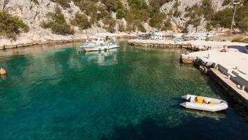 House, Smoking | Exterior