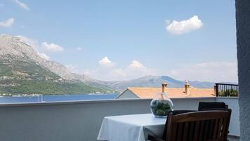 Apartment, Smoking | Exterior