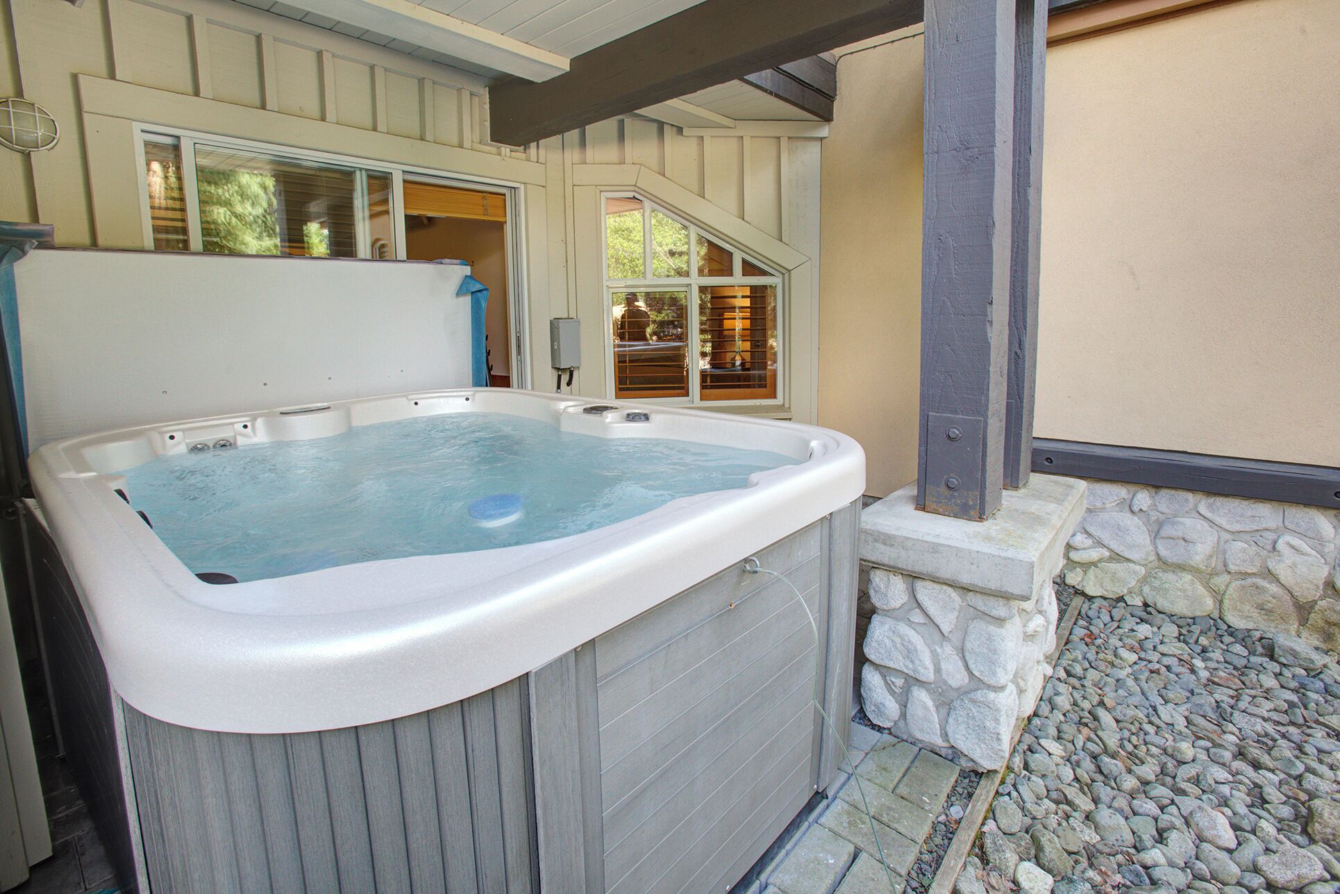 Bain à remous extérieur