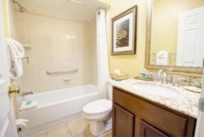 Toallas, jabón, papel de baño