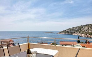 House | 4 bedrooms - Mirka - With Heated Pool - H 8 2 (Rogoznica)