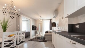 Unclassified image, 3 of 18, button - Regent 2 - Exclusive Location - A1 2 2 (Rovinj)