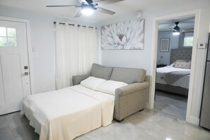 1 chambre, fer et planche à repasser, Wi-Fi, draps fournis