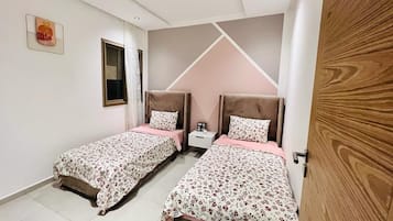 2 slaapkamers, een strijkplank/strijkijzer, wifi, beddengoed