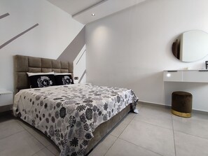 2 bedrooms, iron/ironing board, WiFi, bed sheets - Fastueux Appartement à Louer en Plein Centre-ville de Kénitra (Kénitra)