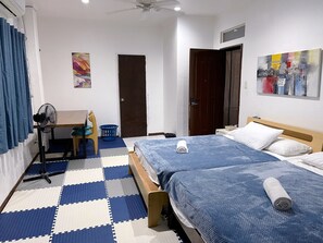 Standard Quadruple Room | Desk, soundproofing - 18 La Guardia Ext (Cebu City)