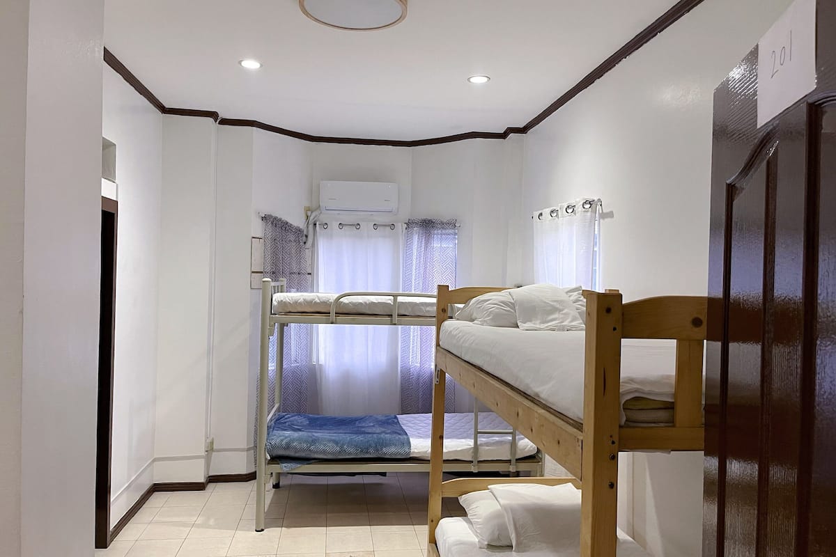 Standard Double or Twin Room | 1 bedroom, desk, soundproofing