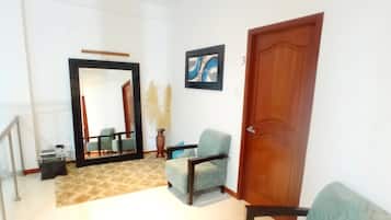 Flat-screen TV, heated floors, printers