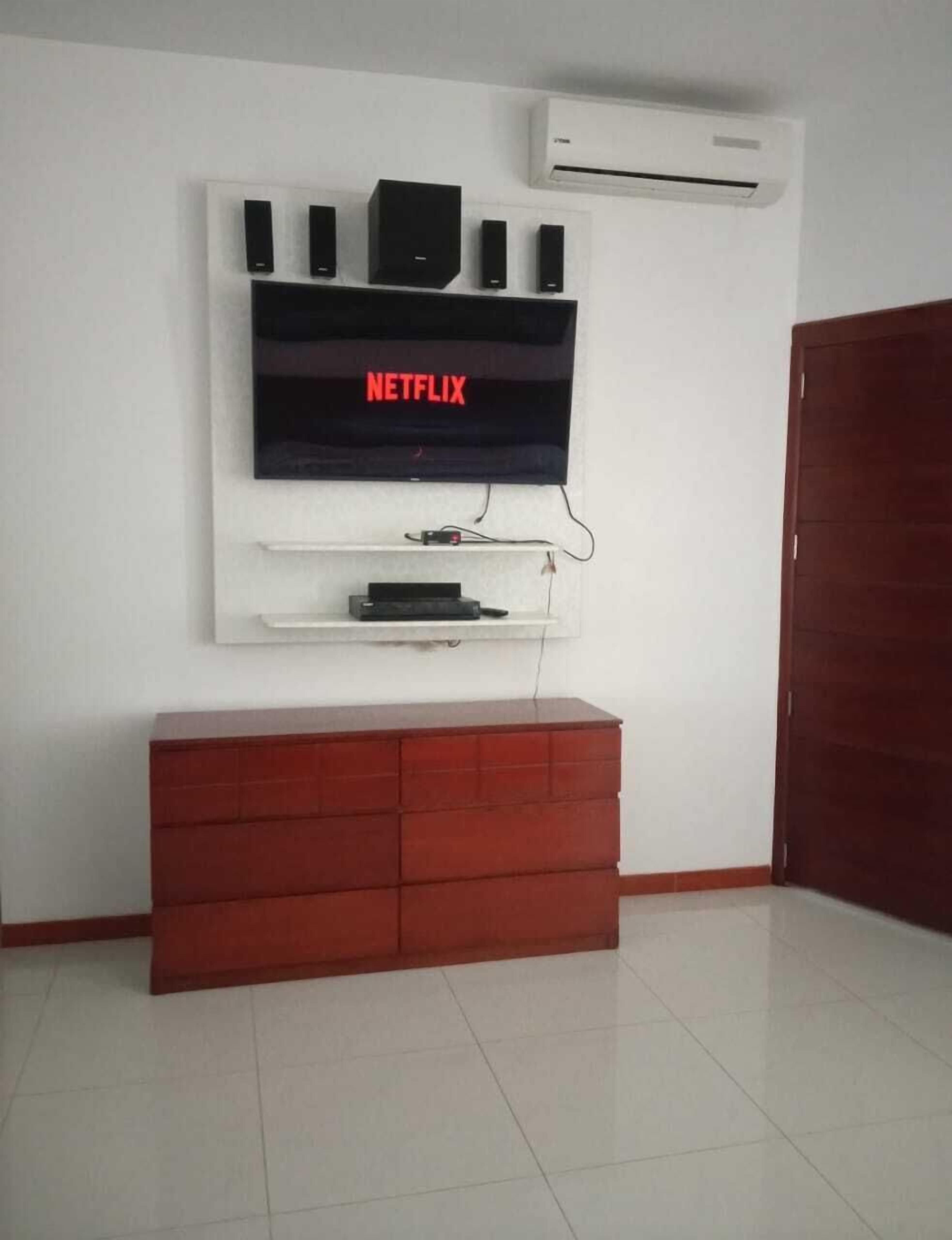 Exclusive Double Room | Premium bedding, individually decorated, individually furnished, desk