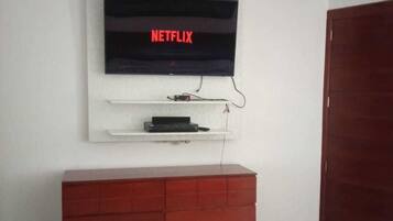 Exclusive Double Room | Premium bedding, individually decorated, individually furnished, desk