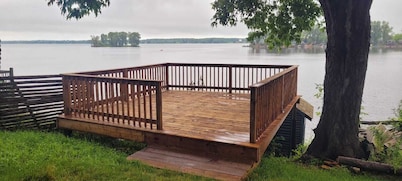 Lake Front Sandbanks Family Camp -10mins to Outlet Beach & Provincial Park