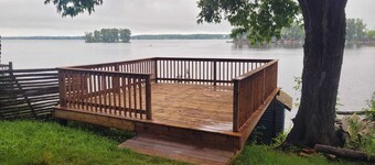 Lake Front Sandbanks Family Camp -10mins to Outlet Beach & Provincial Park