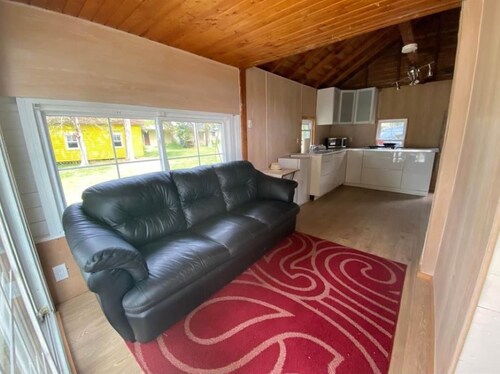 Lake Front Sandbanks Family Camp -10mins to Outlet Beach & Provincial Park
