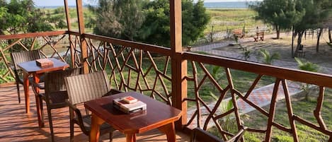 Basic Cabin | Balcony