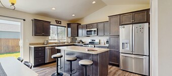 Bridger View Retreat | House in Belgrade with enclosed backyard, patio, & grill