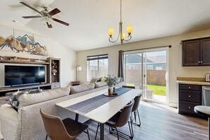 TV, fireplace, offices - Bridger View Retreat | House in Belgrade with enclosed backyard, patio, & grill (Belgrade)