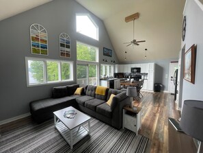 Smart TV, fireplace - Leonard Lake House Get Away (Ellsworth)