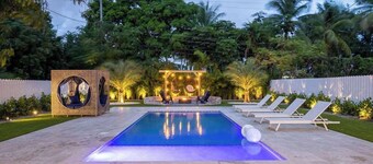 Villa Caicos | Outdoor Kitchen | Fire Pit | Pool