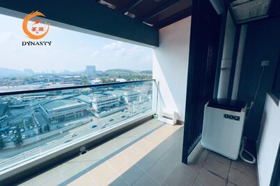 Symphony Tower Unique Studio Big Balcony With KLCC City View