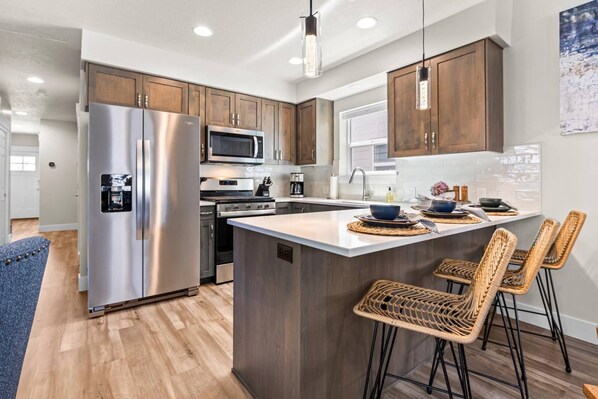 Fridge, microwave, oven, stovetop