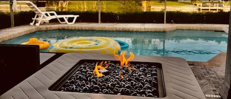 屋外プール、温水プール