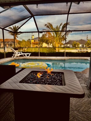 Outdoor pool, a heated pool - Waterfront Pool Home! Pets Friendly!  (Cape Coral)