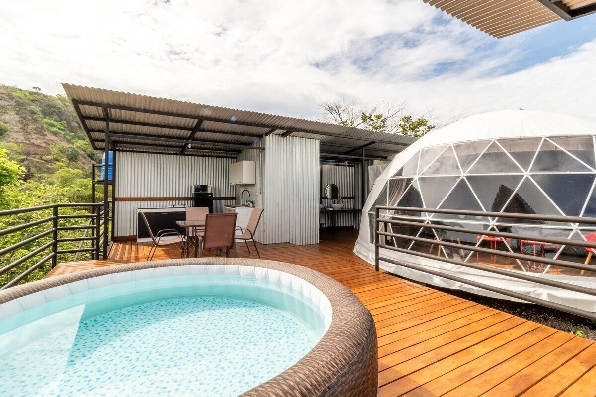 Bungalow | Outdoor dining