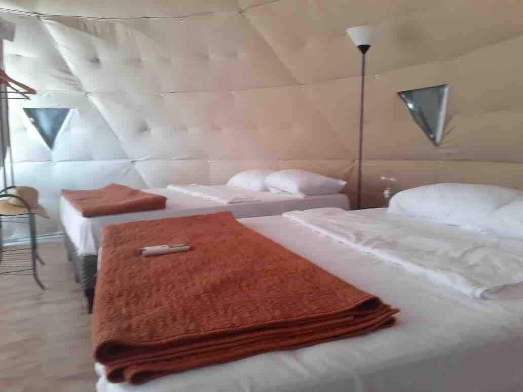 Bungalow | Pillowtop beds, in-room safe, individually decorated