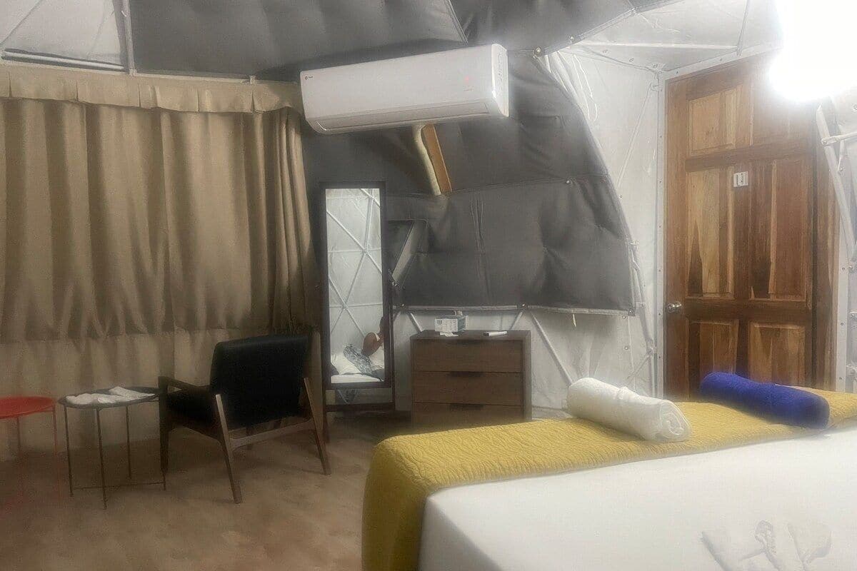 Bungalow | 1 chambre, surmatelas, coffres-forts dans les chambres