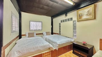 Basic Double or Twin Room, 2 Twin Beds | Hypo-allergenic bedding, free WiFi, bed sheets