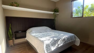 1 bedroom, WiFi, bed sheets