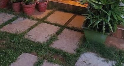 Cozy Glass Villa home. Five minutes walk to the happening Varkala cliff