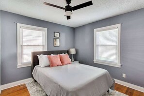 4 bedrooms, WiFi, bed sheets