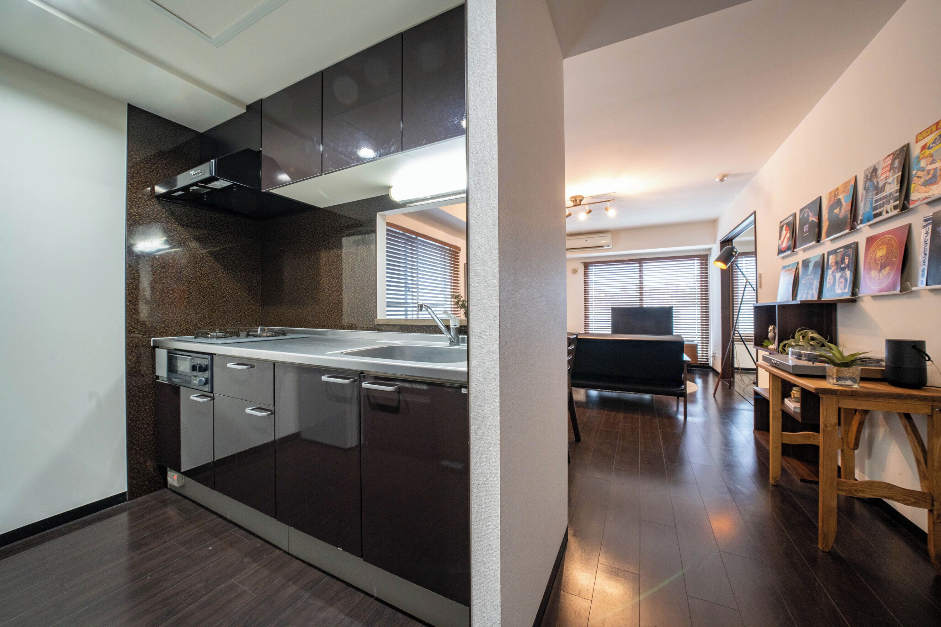 Design Apartment | Private kitchen | Fridge, microwave, stovetop, toaster