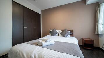 Design Apartment | 2 bedrooms, desk, iron/ironing board, free WiFi