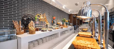 Desayuno bufé gratuito y diario