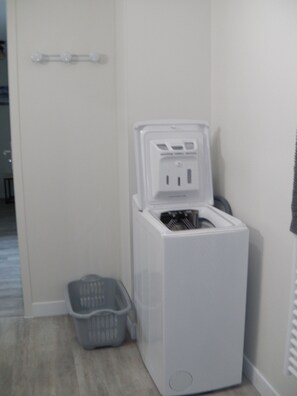 Interior - Propriété de Campagne Proposant un Meublé 2/4 Personnes (NOAILLAC)