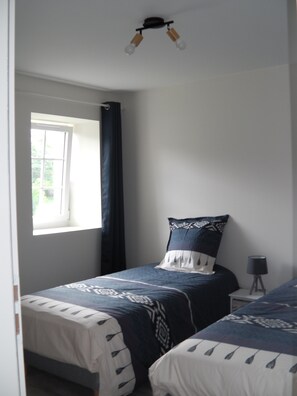 1 bedroom, iron/ironing board, travel crib, bed sheets - Propriété de Campagne Proposant un Meublé 2/4 Personnes (NOAILLAC)