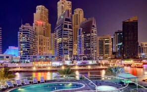 Pool - Studio, Steps away from JBR Beach,Heart of  Marina (Dubai)