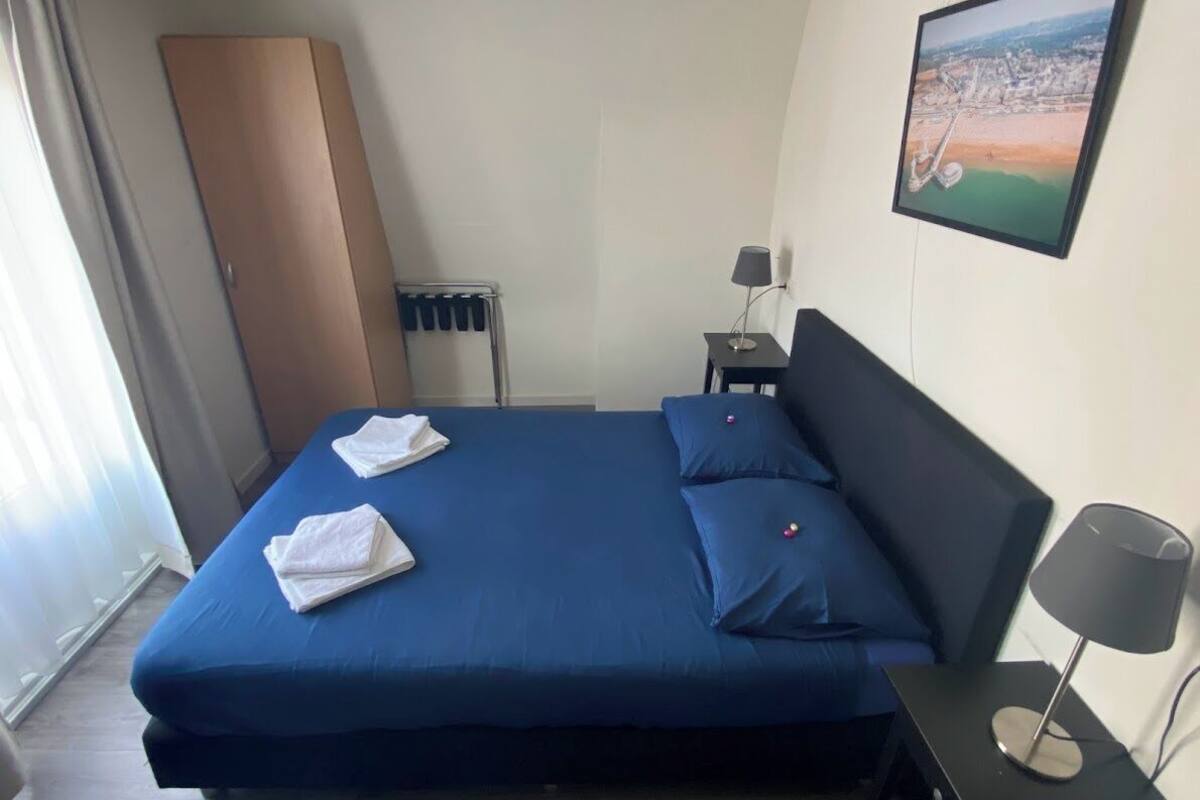 Deluxe Double Room | WiFi (free), bed sheets