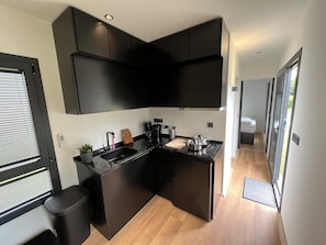 Kühlschrank, Herdplatte, Geschirrspüler