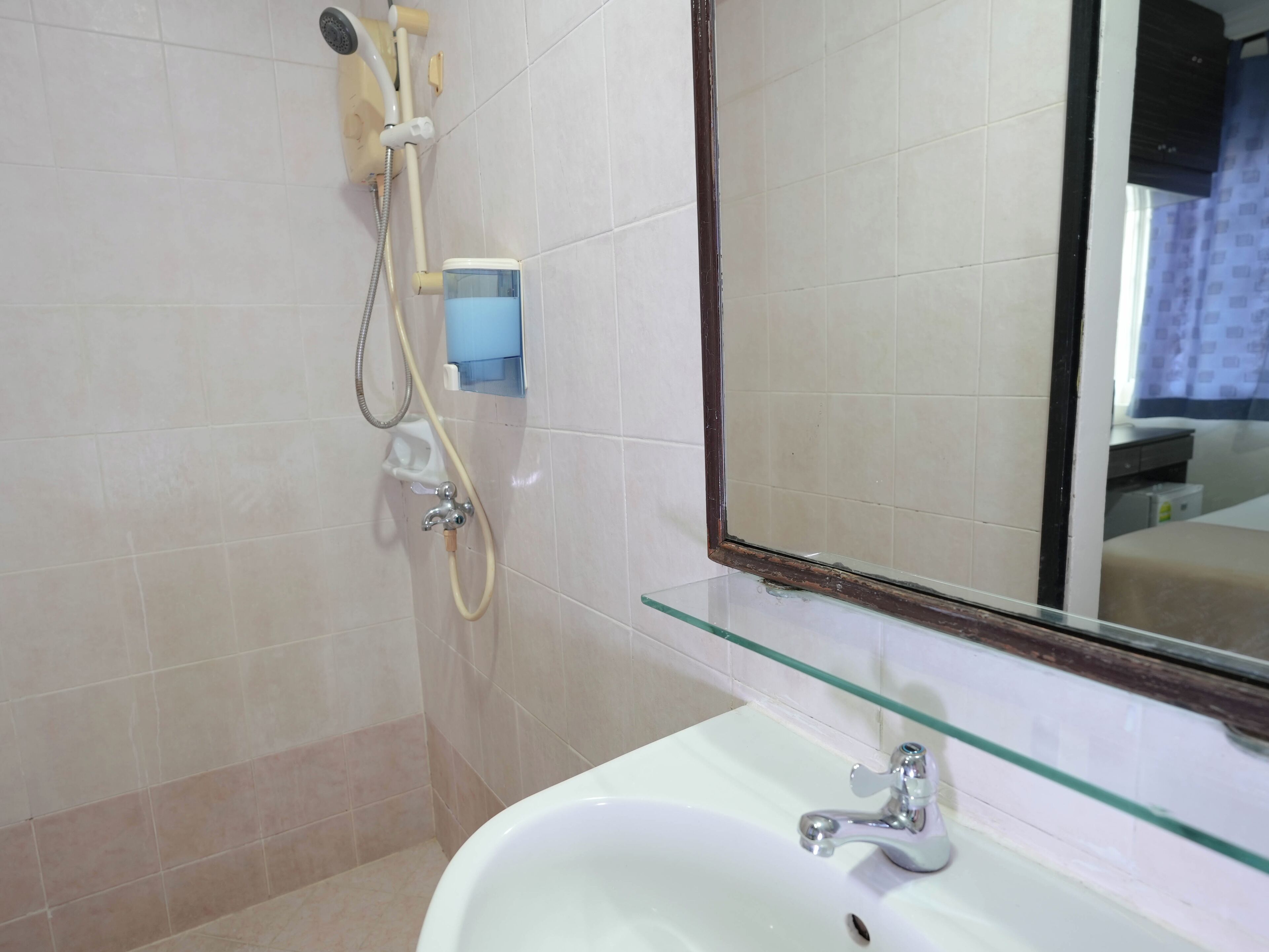 Photo - Amrise Hotel