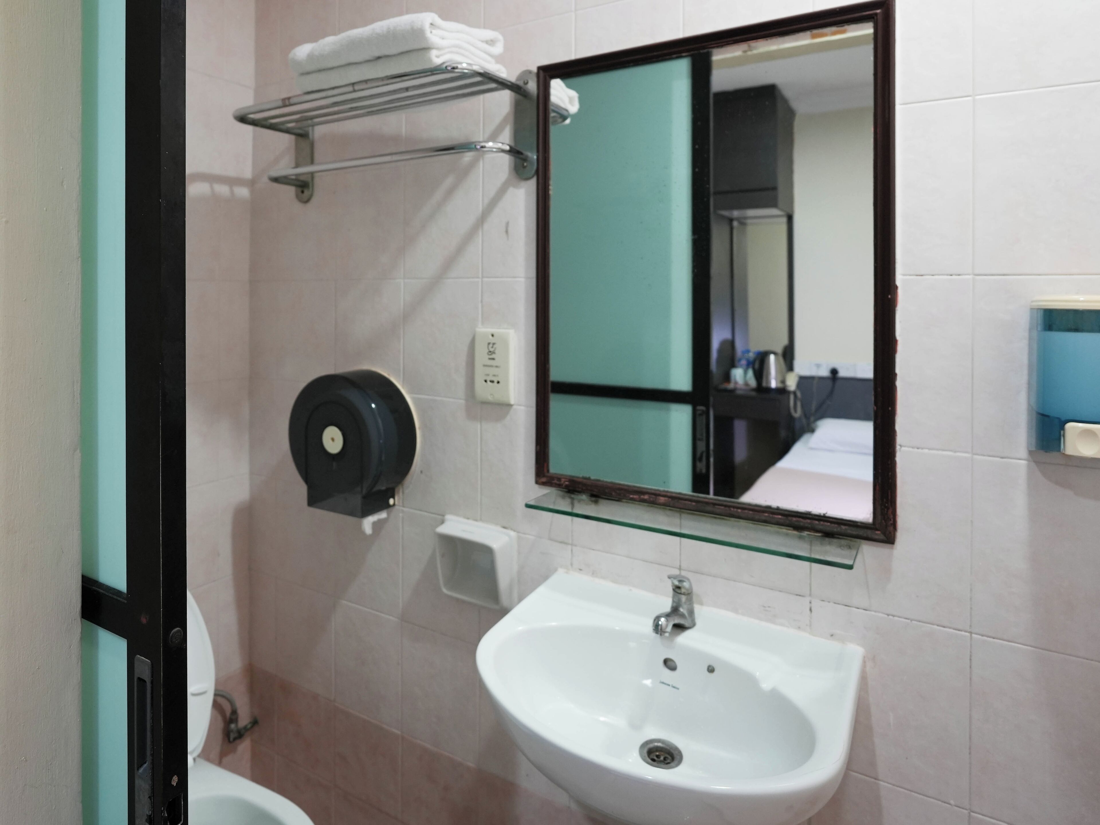 Photo - Amrise Hotel