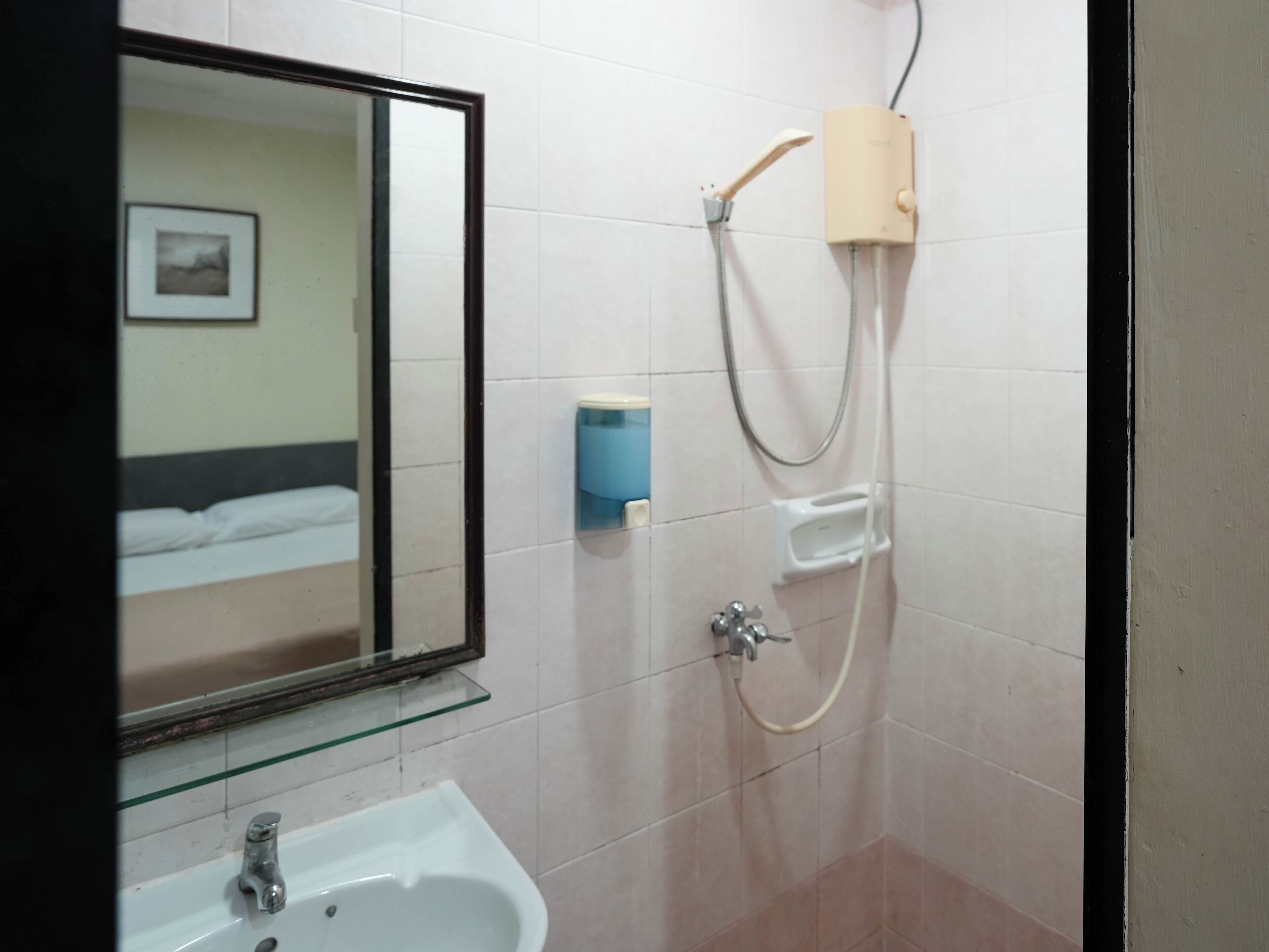 Photo - Amrise Hotel