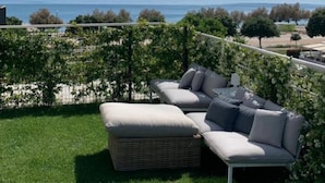 Unclassified image, 3 of 40, button - Apartments Lux - With Private Pool (Split)