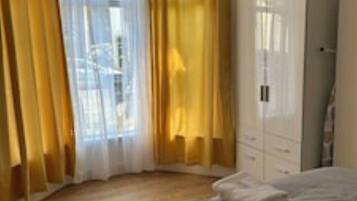 4 bedrooms, iron/ironing board, free WiFi, bed sheets